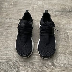 Womens Nike Tennis Shoe